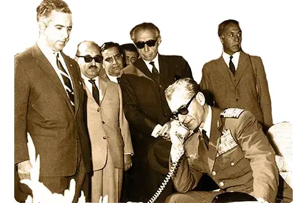 محمدرضاشاه در حال صحبت