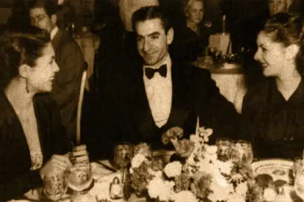فساد اخلاقی شاه