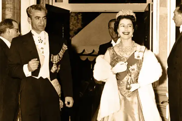محمدرضاشاه در احاطه انگلیس