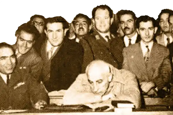 دکتر مصدق در دادگاه